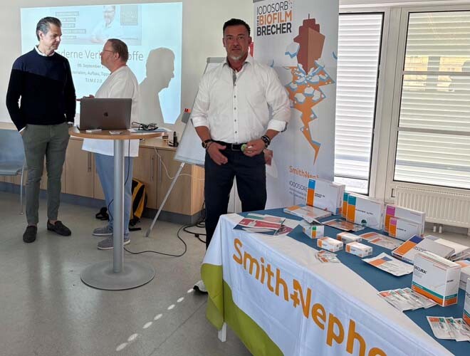 Schulungsraum bei T.I.M.E Veranstaltung für medizinisches Fachpersonal von Smith & Nephew und Paul Bständig GmbH.