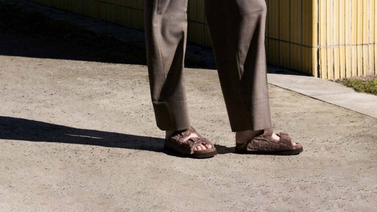 Scholl Schuhe Belle, getragen zu dunkler Hose.