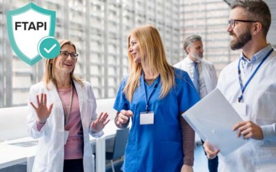 Medizinisches Personal im Gespräch, Teaser sichere Datenübertragung FTAPI